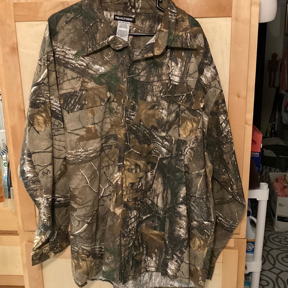 Realtree camo shirt. Size 2XL